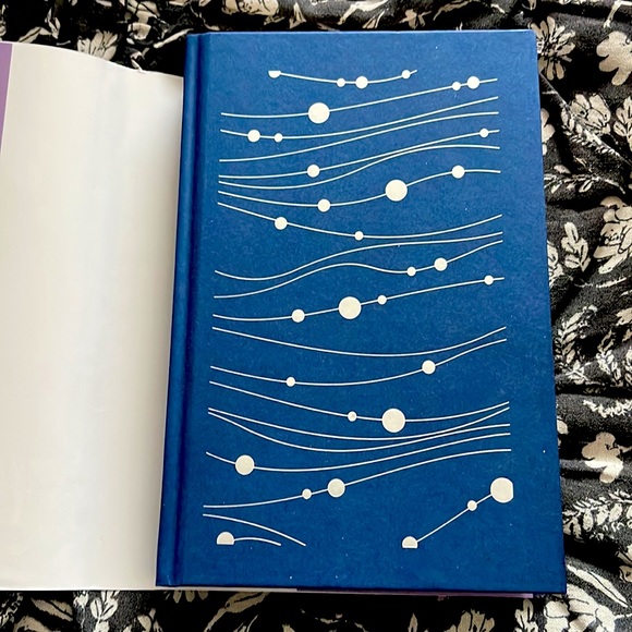 SIGNED book The Ones We’re Meant To Find by Joan He (Exclusive OwlCrate Edition) - Picture 5 of 5